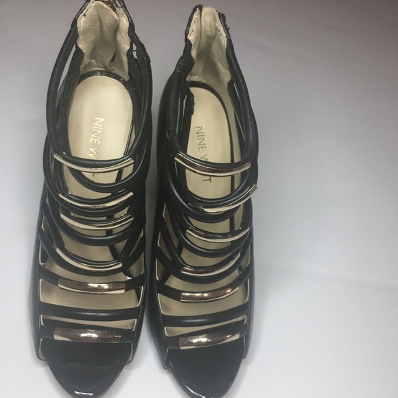 Nine West black & gold strapped heels 6.5 - Picture 3 of 8